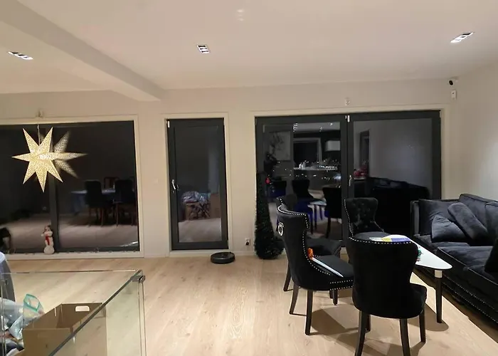 Villa Huge Mansion With Spa, Pool, Steam,bar, Cinema
