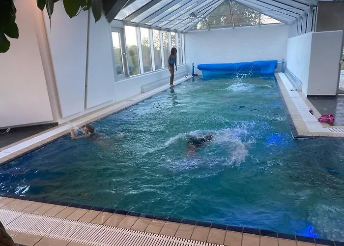 Huge Mansion With Spa, Pool, Steam,bar, Cinema Villa