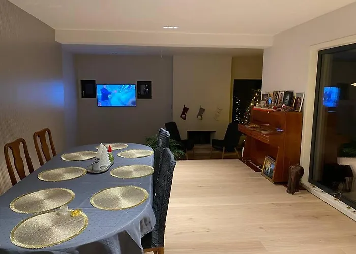 Huge Mansion With Spa, Pool, Steam,bar, Cinema